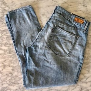 Levi Demi Curve Ankle Jeans